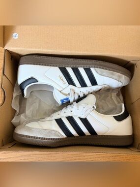 Adidas Samba Sneakers in White with Black, size 11